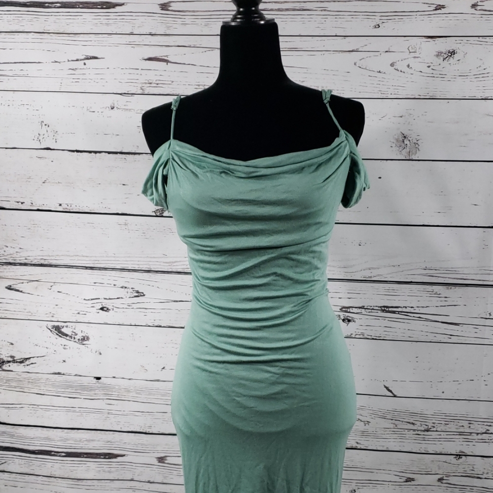 💥NWOT! Sage Green Midi Bodycon Dress💥